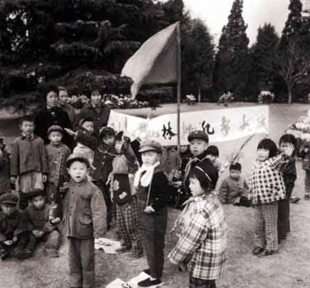 上世纪六七十年代的小学生在学校<em>做什么</em> - 201