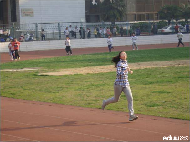 合肥寿春中学在合肥市体育馆进行中考体育模拟