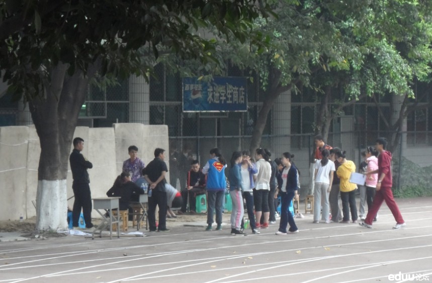重庆八中校服图片_重庆八中冬天校服图片_重庆八中 ...