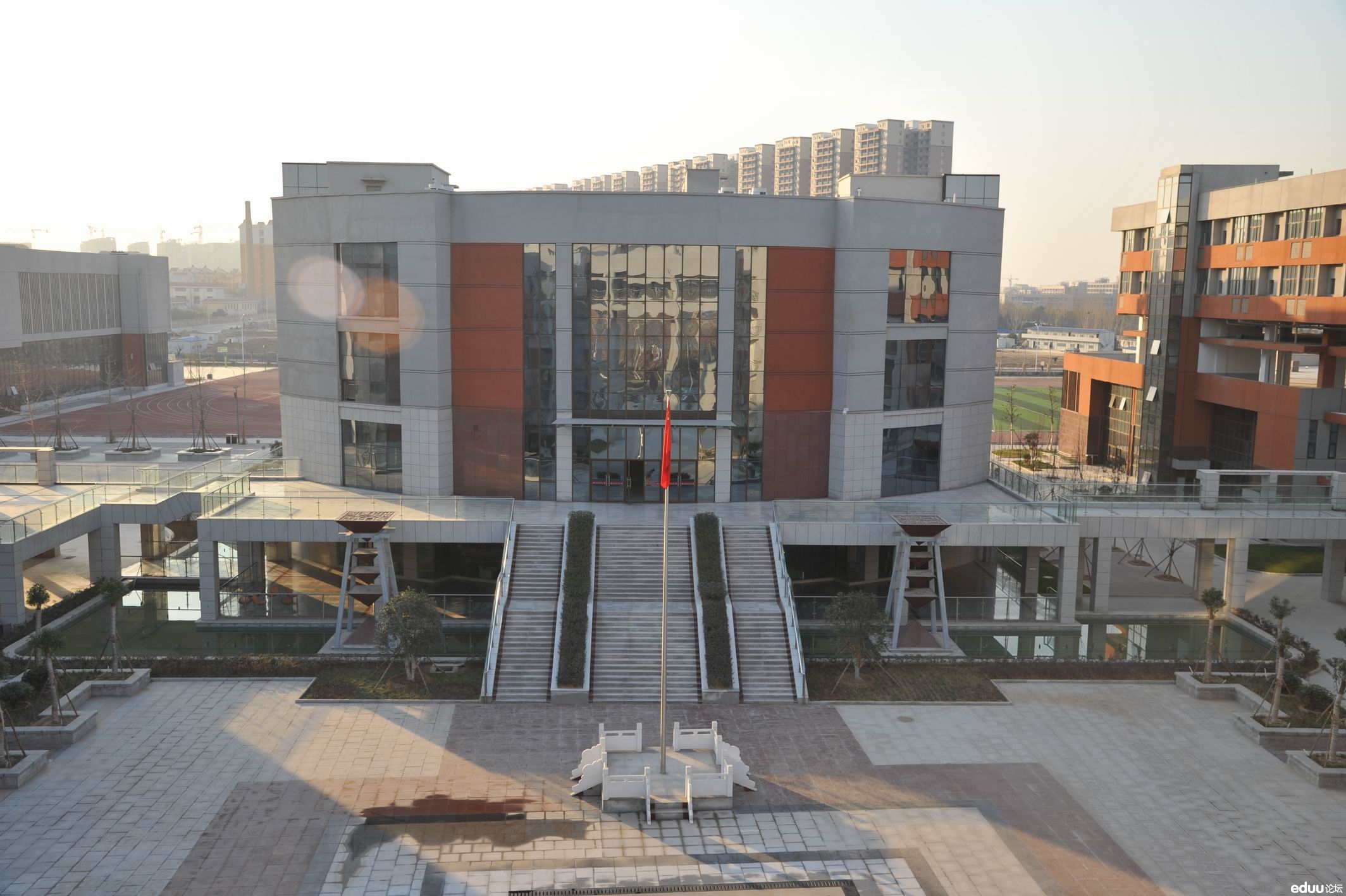 郑州市实验高中咨询会(第一场) - 2014郑州中招