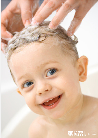 宝宝为何不能用大人洗发水?_2015幼儿园入园