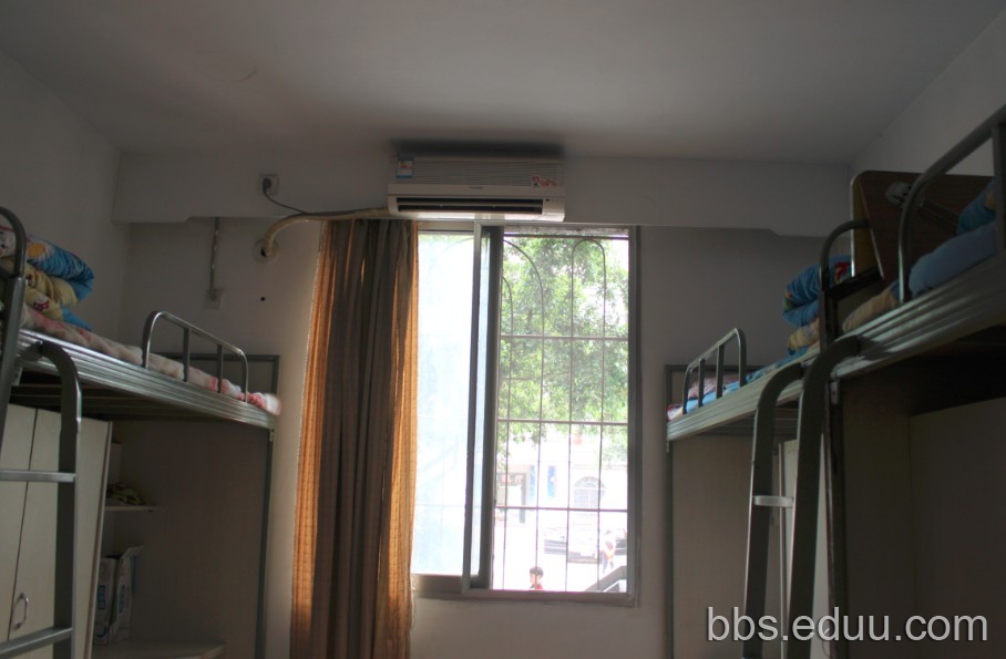 成都石室(四中)外语学校2011小升初考试现场